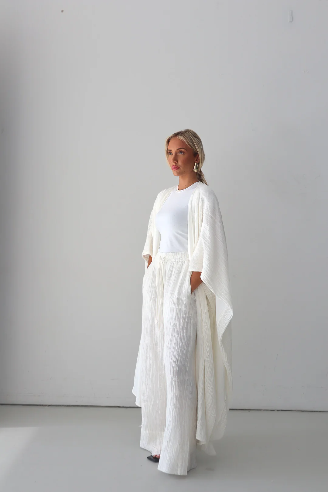 ILAYDA CAPE - PEARL - Image 4