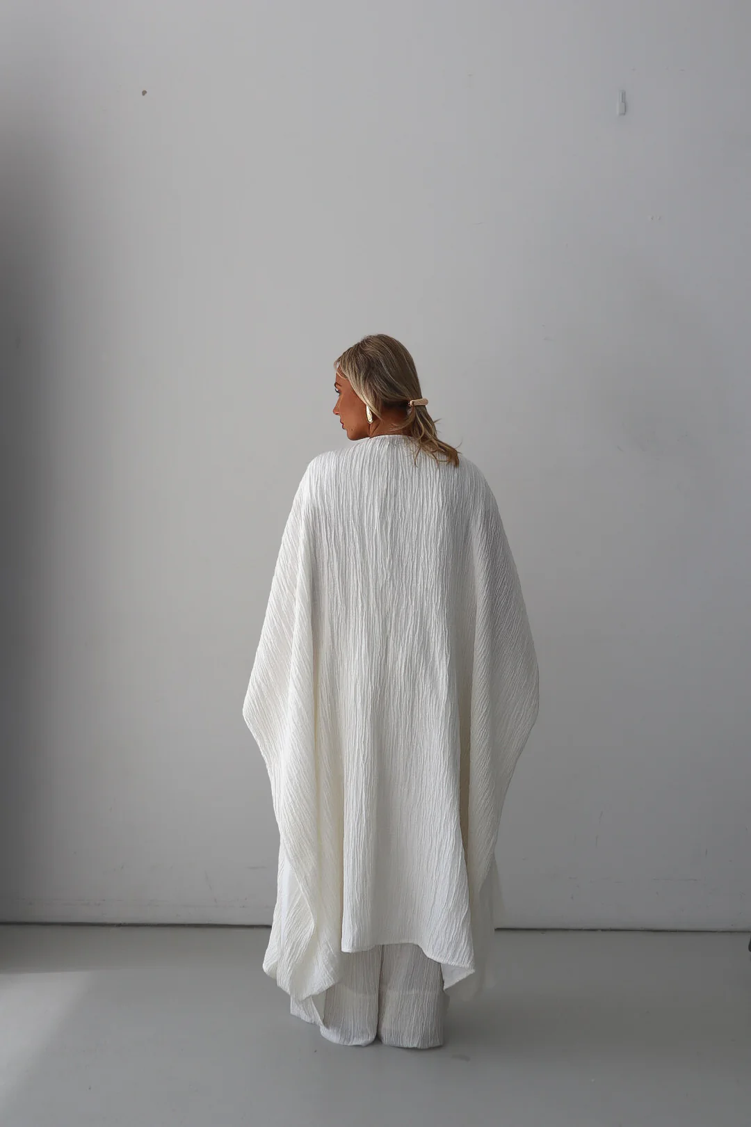ILAYDA CAPE - PEARL - Image 5
